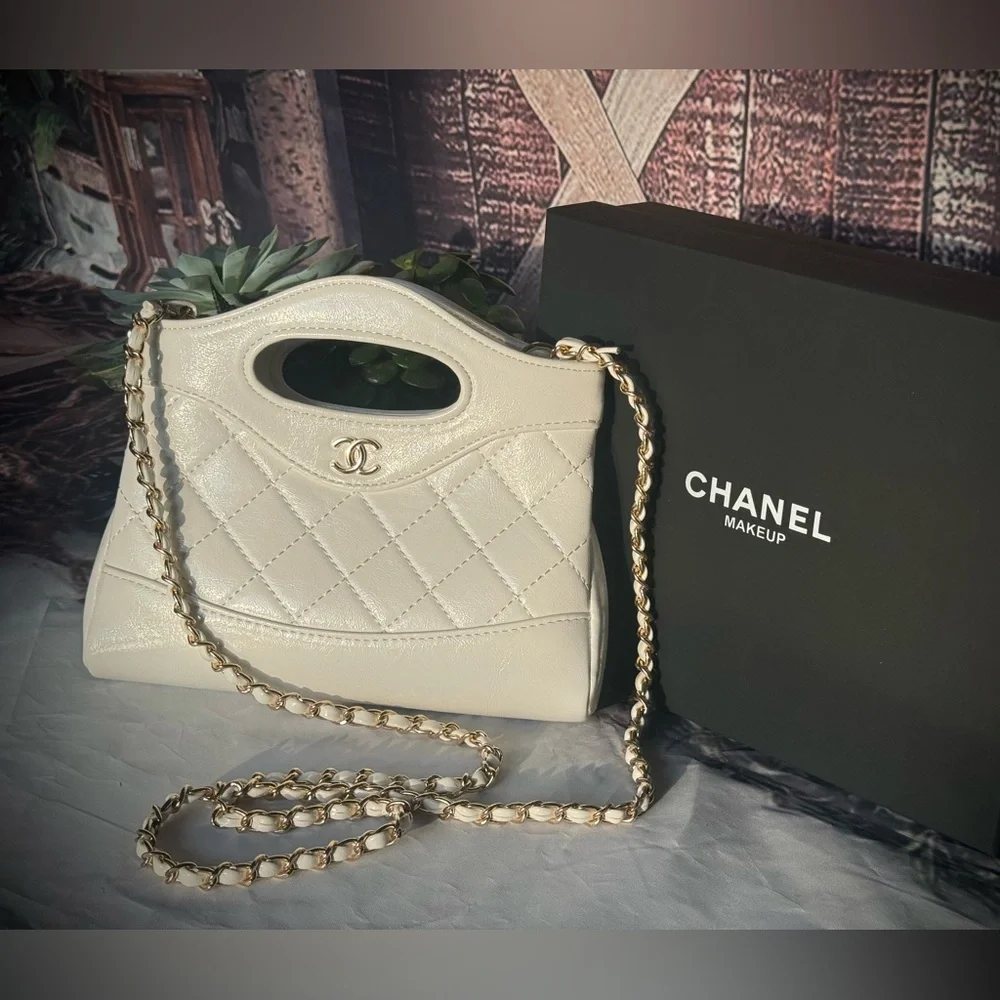 NIB CHANEL Makeup Beauty Bag - Picture 10 of 11